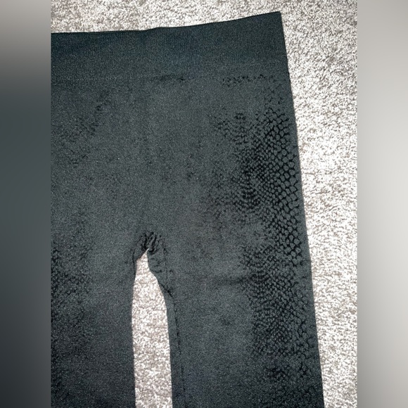 Connection 18 Black Textured Leggings - Picture 1 of 7